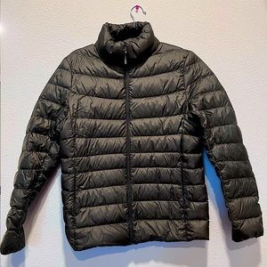 Uniqlo lightweight puffy jacket. Size Large